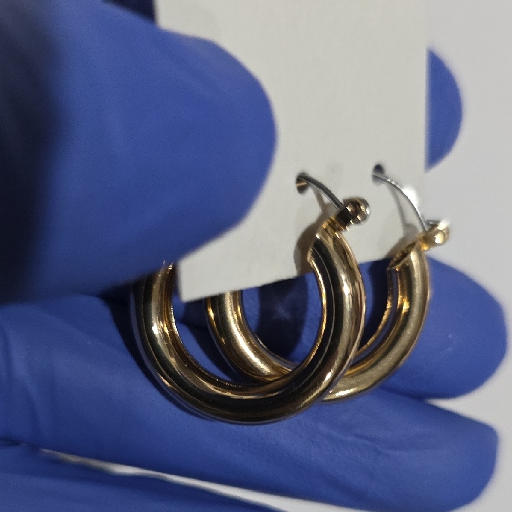 Elegant Gold Hoop Earrings – Timeless Polished Classic Women Jewelry - 1-inch - Picture 6 of 9